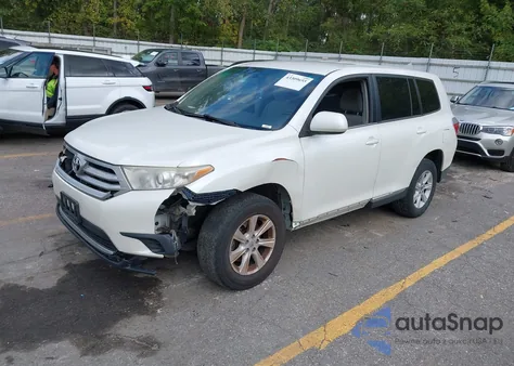 2013 Toyota Highlander Base V6 z USA, uszkodzony, nr VIN 5TDBK3EH0DS225394